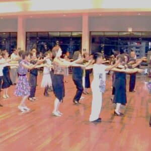 Cours de danse Paris – Description de l’enchaînement de la semaine du 19 au 25 février 2024: La macarena Cours de danse Paris – Description de l’enchaînement de la semaine du 19 au 25 février 2024: La macarena